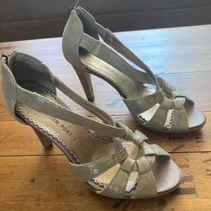 Collection Portia Kelsie Sandal.